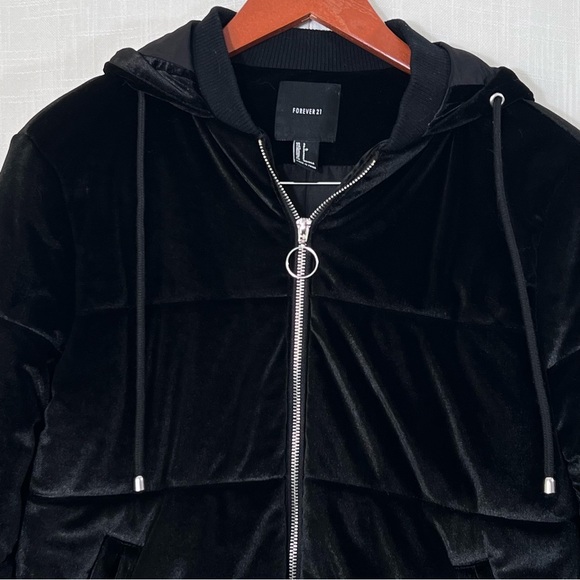 Forever 21 Black Velvet Quilted Hooded Puffer Jacket Coat Size S - Picture 2 of 11